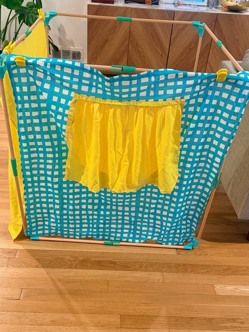 Lovevery Puppet Theater
